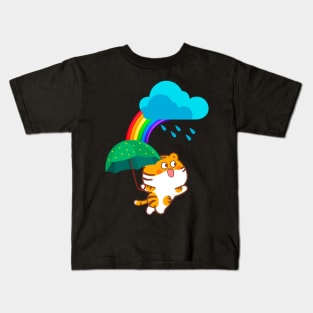 Baby tiger with green umbrella Kids T-Shirt